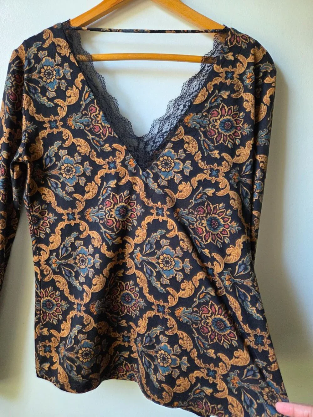 EUC LIKE NEW DAYTRIP DARK ACADEMIA LACED BOHO PRINT LONGSLEEVE TOP SIZE M